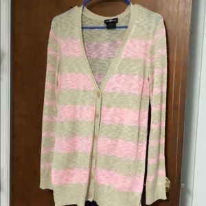 A cardigan, never used! In good condition!